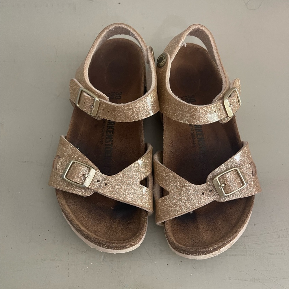Kids Birkenstock’s Rio Gold Sandals